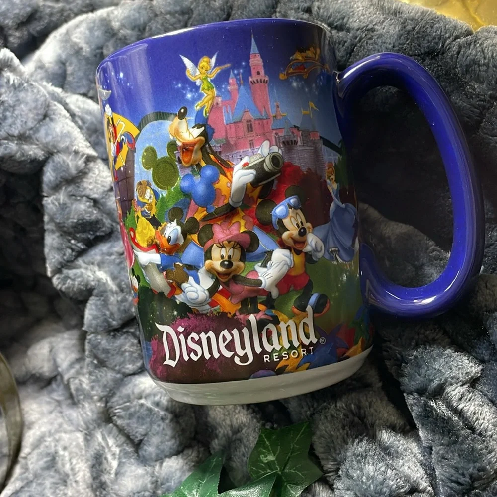 Disneyland Resort Magic Kingdom 3D Blue Mug! Collectors treasure 2013 piece NEW